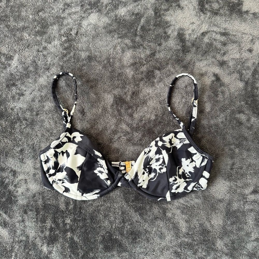Auguste The Label | Sculpt Bikini Top Small